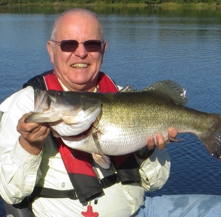 Tom Dillon with his personal best 9 lbs 2 oz out of Longbranch - Yates Place.