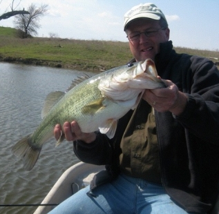 Steve Alexander holds a large spring time female at Decatur Beaver Lake. Decatur Beaver lake holds lots of 4 to 7 lb fish.